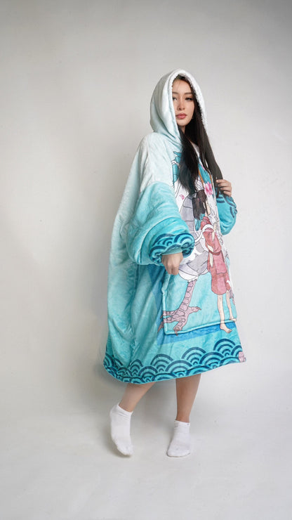 Haku x Chihiro Kuschelpullover mit Decke